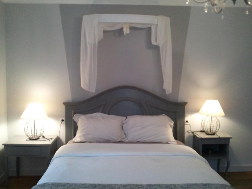 Chambres D'Hotes Les Ifs Montsurs Номер фото